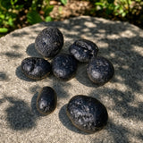 Tektite-exemplar - den enda kristallen på planeten som kan absorbera mörk energi
