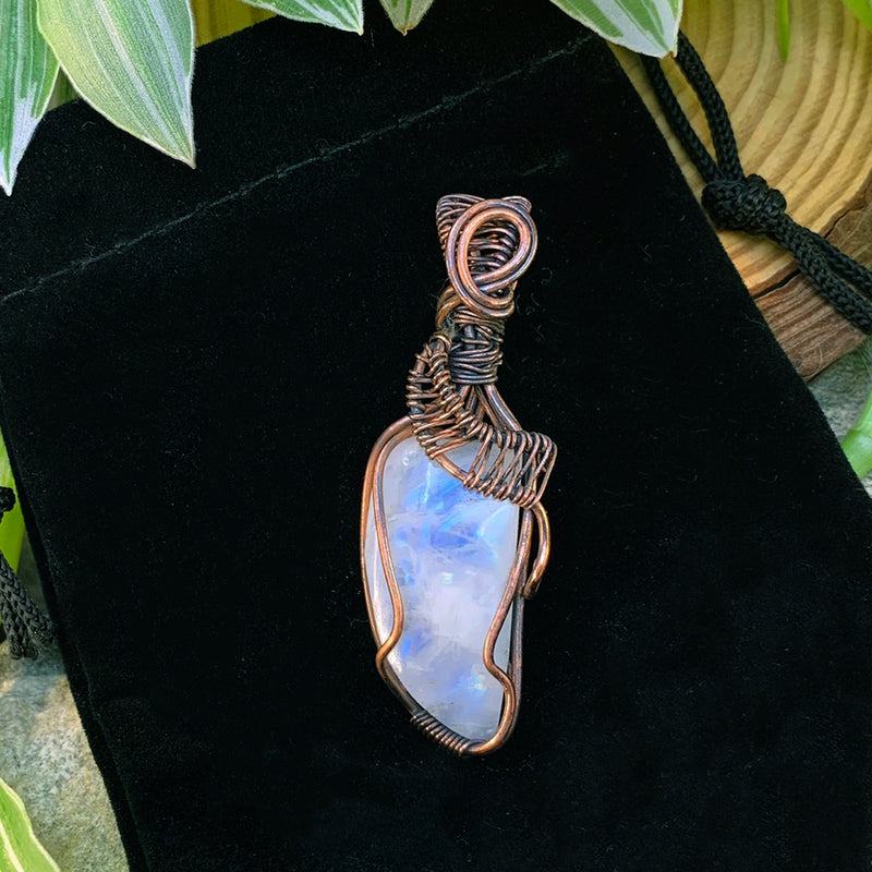 Κολιέ κρεμαστό από σύρμα από χαλκό Crescent Moonstone
