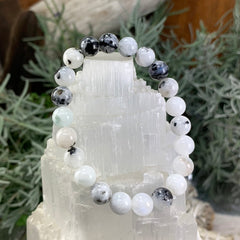 Mala Moonstone armband með flauelspoka