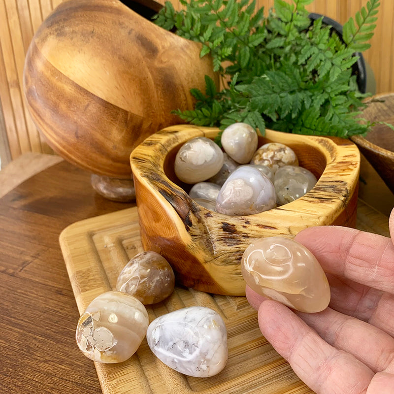 Češnjev cvet, kamen iz ahata