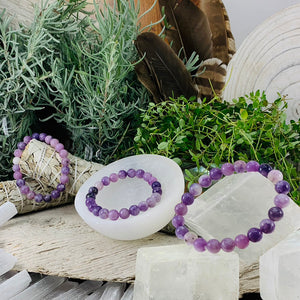 Mala Lepidolite armband með flauelspoka