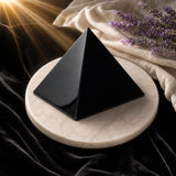 Stór Obsidian pýramídi