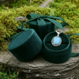 Κολιέ μενταγιόν Z ARRON DESIGN Serenity Moonstone από χάλκινο σύρμα