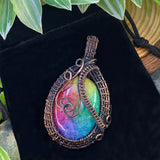 Κολιέ με κρεμαστό σύρμα από χαλκό Rainbow Agate